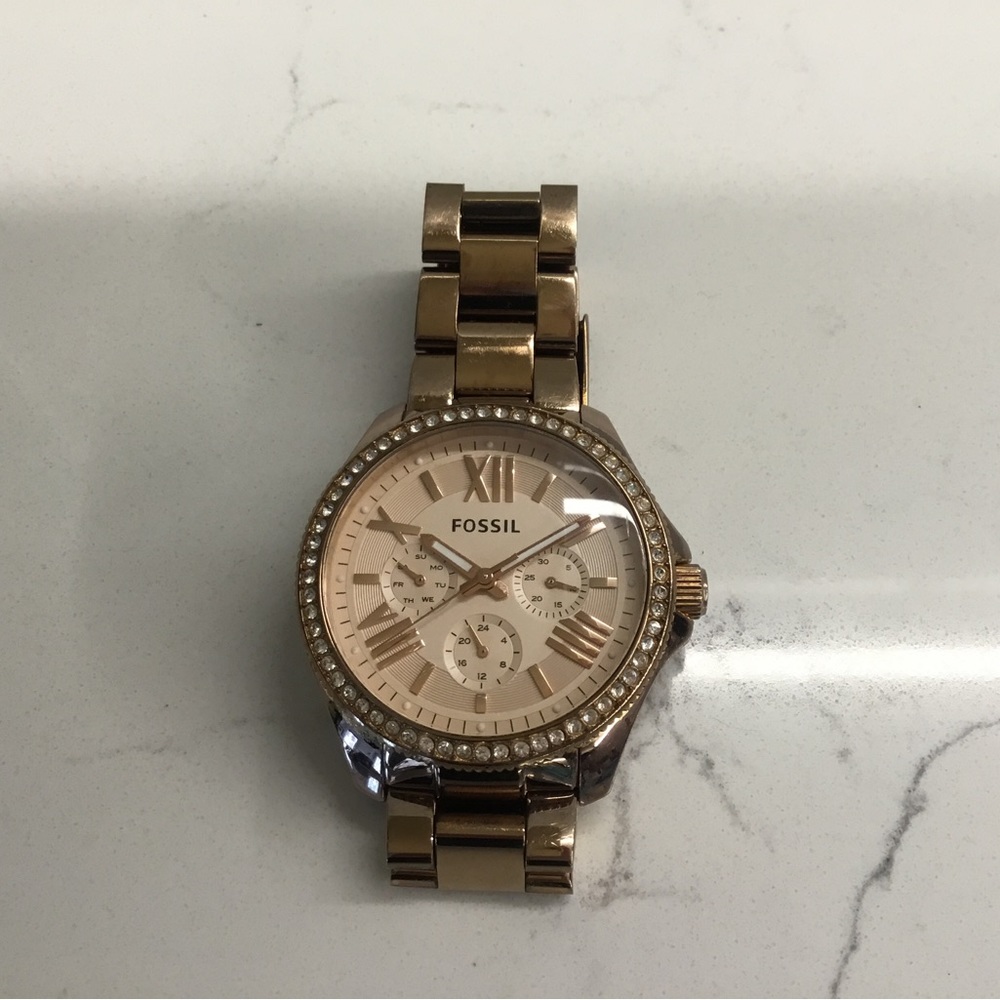 Fossil Riley AM4483 rose gold watch.